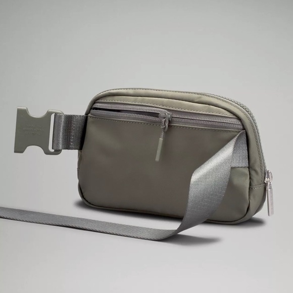 Lululemon Gray Sage Everywhere Belt Bag 1L - Picture 4 of 8